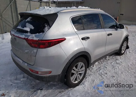 2018 Kia Sportage Lx z USA, uszkodzony, nr VIN KNDPM3AC4J7425856